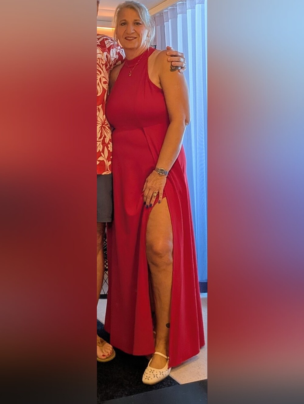 Elegant Red Halter Evening Gown - Size XXL - Picture 13 of 13